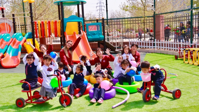 力邁，力邁學(xué)校，力邁幼兒園，力邁中美