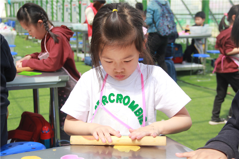 力邁中美國際學(xué)校：7-15歲孩子再不重視作文，未來肯定吃虧