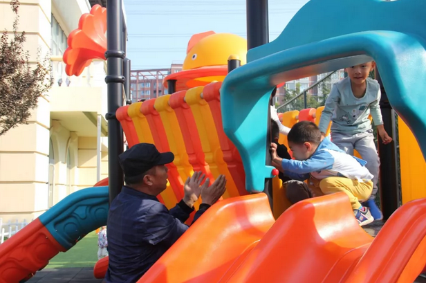 十一快到了！力邁幼兒園提醒家長如何嚴(yán)防孩子被“拐騙”