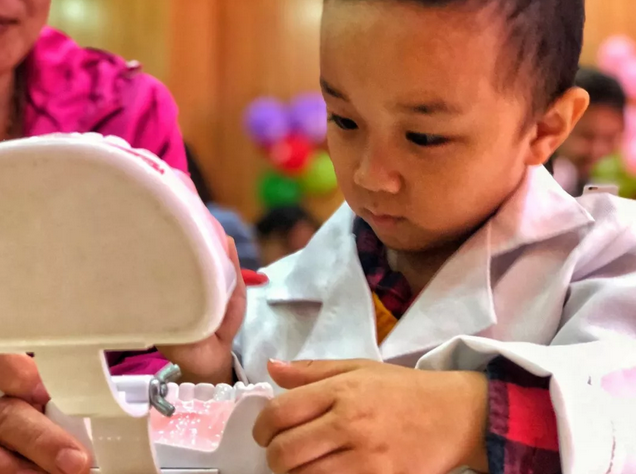 力邁中美國際學(xué)校九華幼兒園動態(tài) “小小牙醫(yī)體驗(yàn)活動”