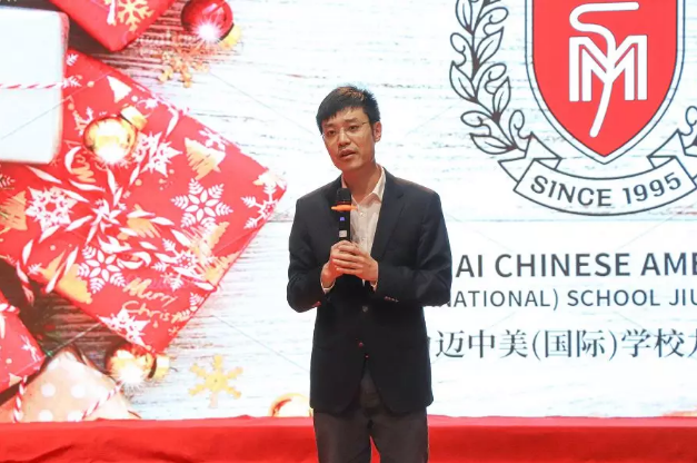 圣誕季暖心開啟—力邁中美·九華高中校區(qū)圣誕大秀圓滿結束(圖1)