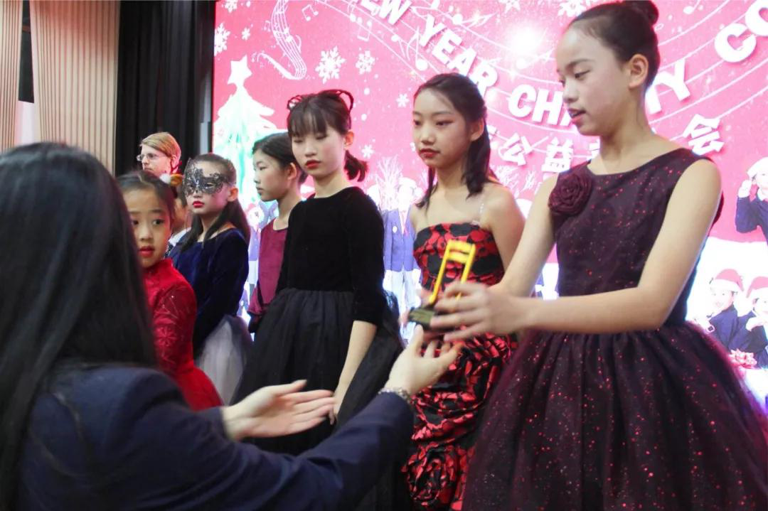 “溫暖的棉手套”/力邁中美國際學(xué)校新年公益音樂會(huì)(圖27)