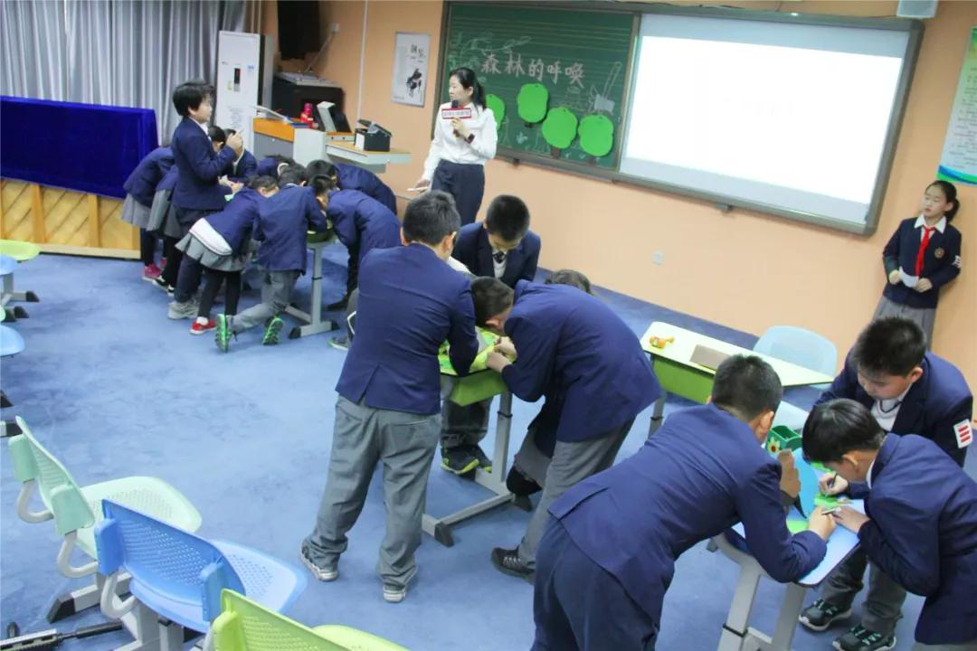 “愛(ài)與責(zé)任”相濟(jì)，“道德與法制”并重/力邁中美國(guó)際學(xué)校主題班會(huì)觀摩課(圖9)