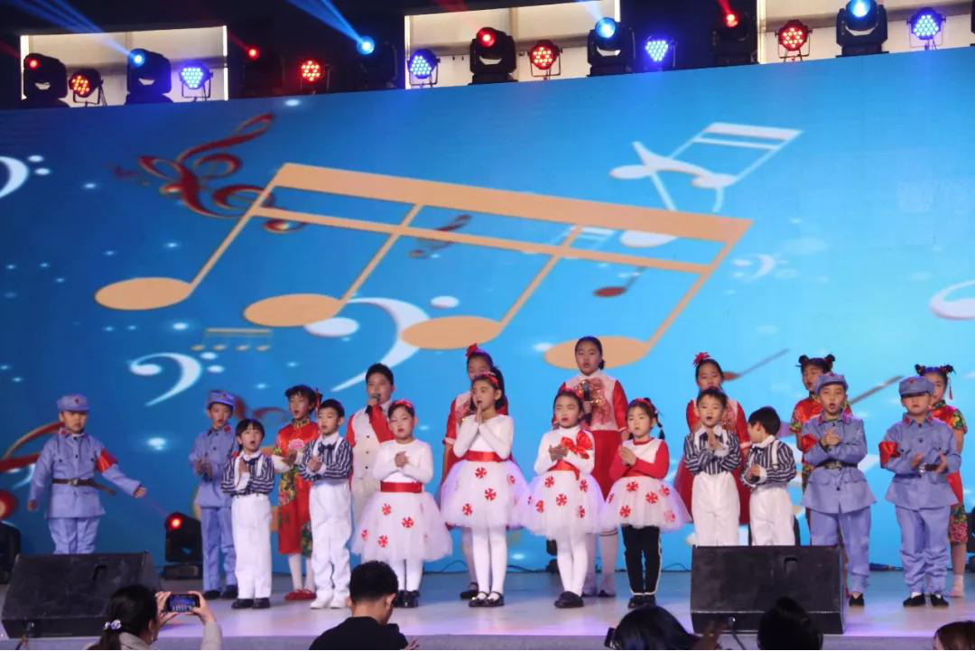 2020，我們乘著青春的翅膀/北京市力邁中美學(xué)校新年文藝匯演(圖34)