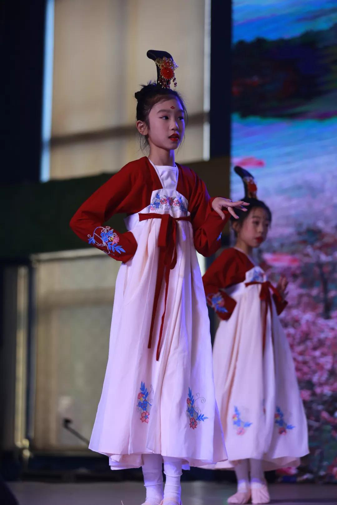 2020，我們乘著青春的翅膀/北京市力邁中美學(xué)校新年文藝匯演(圖32)