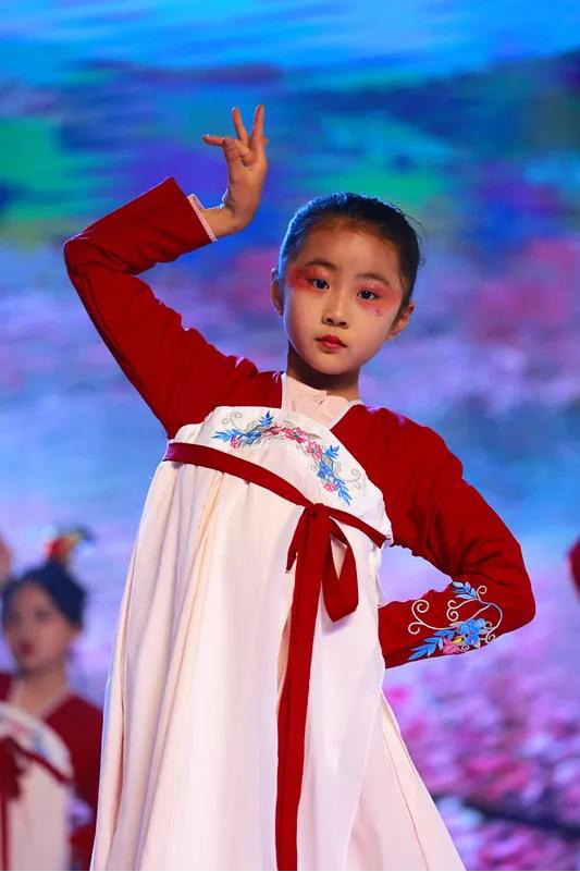 2020，我們乘著青春的翅膀/北京市力邁中美學(xué)校新年文藝匯演(圖33)