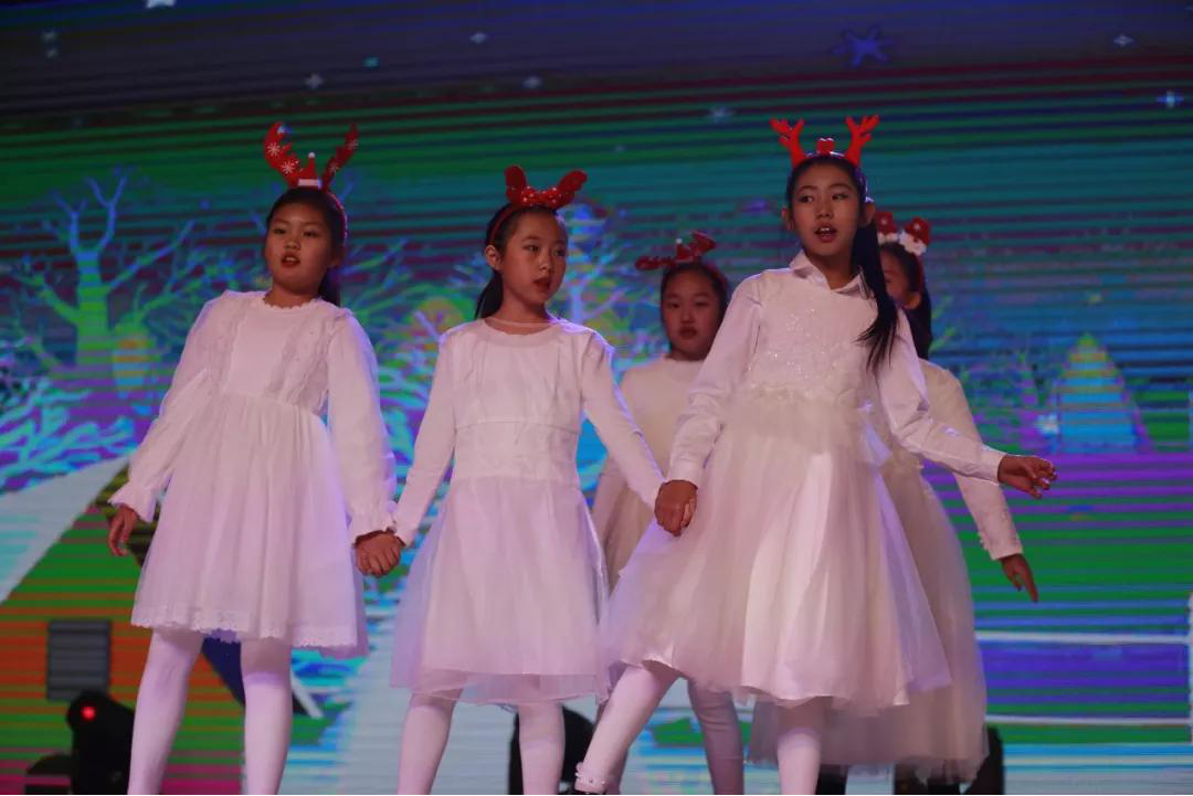 2020，我們乘著青春的翅膀/北京市力邁中美學(xué)校新年文藝匯演(圖38)