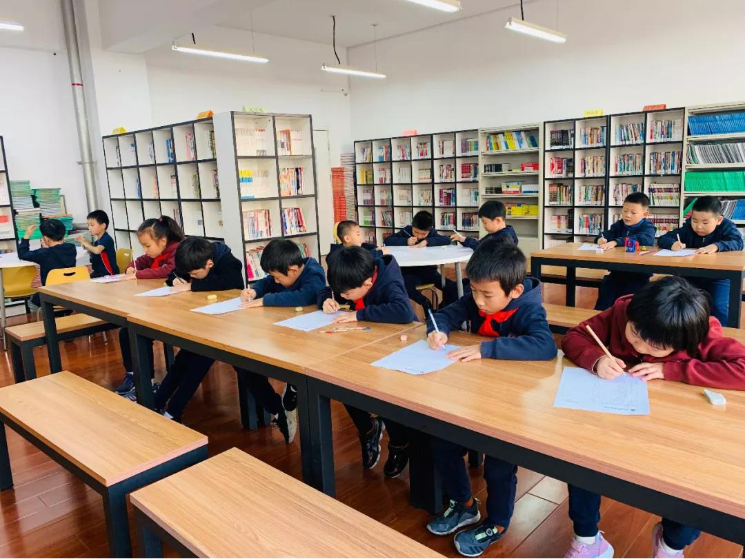 英語詞匯什么的，敢來和我打擂嗎？/力邁中美國際學(xué)校拼詞大賽Spelling Bee(圖5)