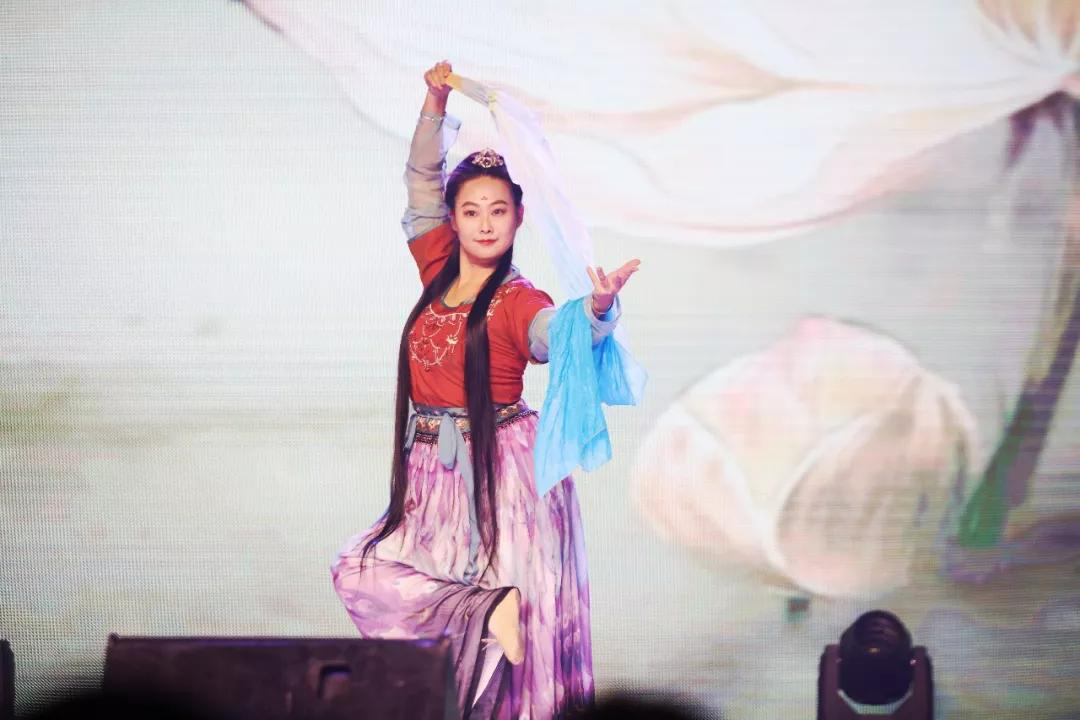 2020，我們乘著青春的翅膀/北京市力邁中美學(xué)校新年文藝匯演(圖63)