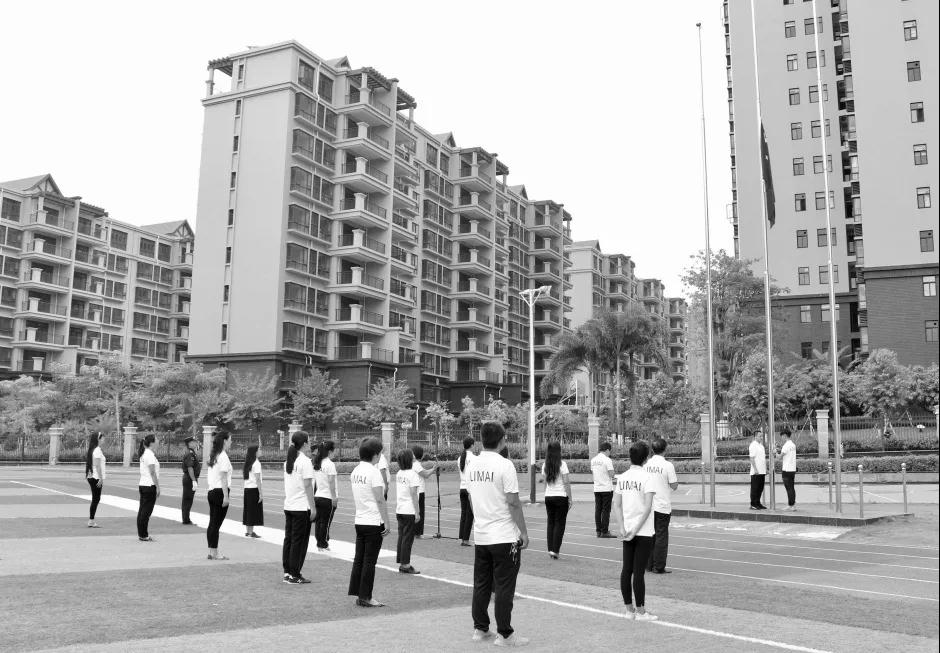 師生追悼英烈魂，大愛無疆萬古存(圖3)