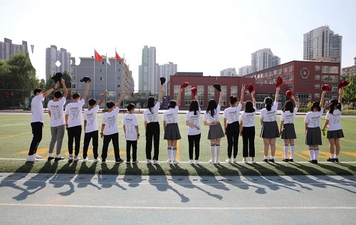 逐浪而行，致未來的你們/力邁中美學(xué)校小學(xué)2020屆6年級云端畢業(yè)典禮(圖2)