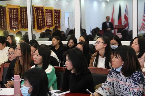 網(wǎng)絡(luò)時(shí)代，德法兼濟(jì)，凈化你我世界 | 力邁中美國(guó)際學(xué)校班會(huì)觀摩展示活動(dòng)(圖24)