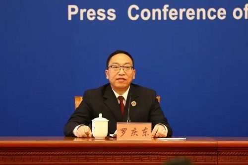 最高人民檢察院第一檢察廳羅慶東副廳長(zhǎng)擔(dān)任力邁中美學(xué)校法制副校長(zhǎng)(圖2)