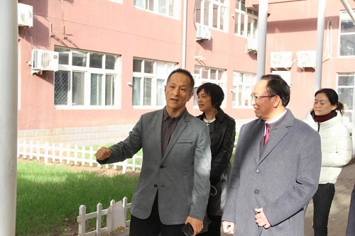 最高人民檢察院第一檢察廳羅慶東副廳長(zhǎng)擔(dān)任力邁中美學(xué)校法制副校長(zhǎng)(圖10)
