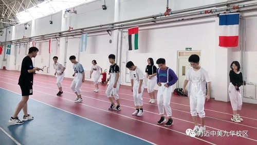 寶劍鋒從磨礪出｜前國(guó)家隊(duì)女子擊劍主教練王鈺女士執(zhí)教力邁國(guó)際高中！(圖6)