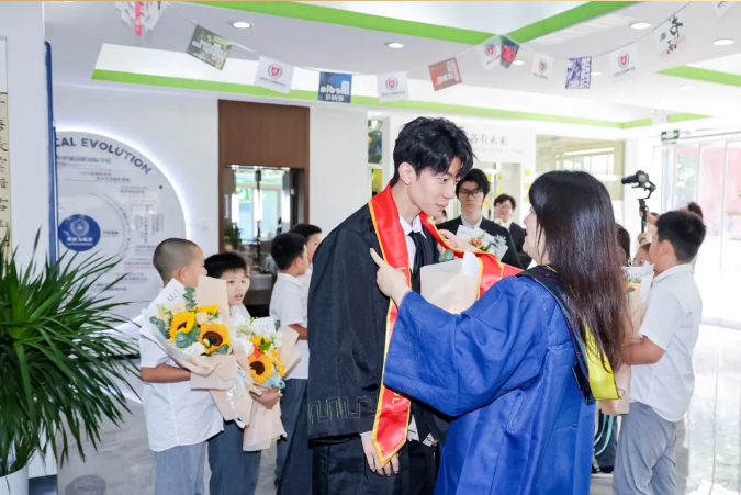 Graduation Ceremony力邁高中畢業(yè)典禮 | 從力邁走向世界，向成就未來者致敬！(圖4)