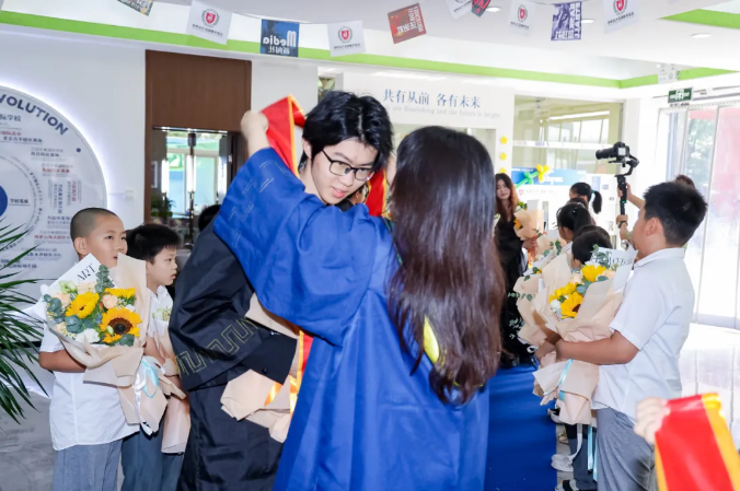 Graduation Ceremony力邁高中畢業(yè)典禮 | 從力邁走向世界，向成就未來者致敬！(圖5)