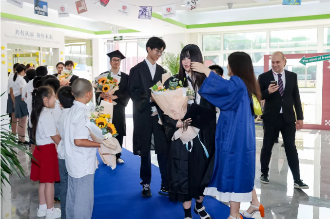 Graduation Ceremony力邁高中畢業(yè)典禮 | 從力邁走向世界，向成就未來者致敬！(圖3)