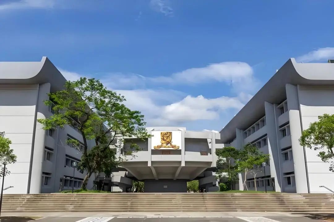 力邁學(xué)子 沖擊港前三，揭秘香港名校錄取分?jǐn)?shù)線漲落趨勢起伏(圖15)