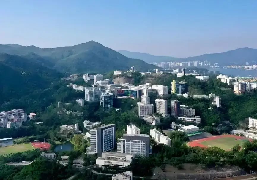 力邁學(xué)子 沖擊港前三，揭秘香港名校錄取分?jǐn)?shù)線漲落趨勢起伏(圖18)